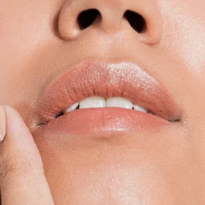 Relleno y delineado de labios